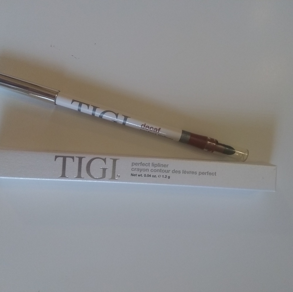 TIGI perfect lipliner decaf